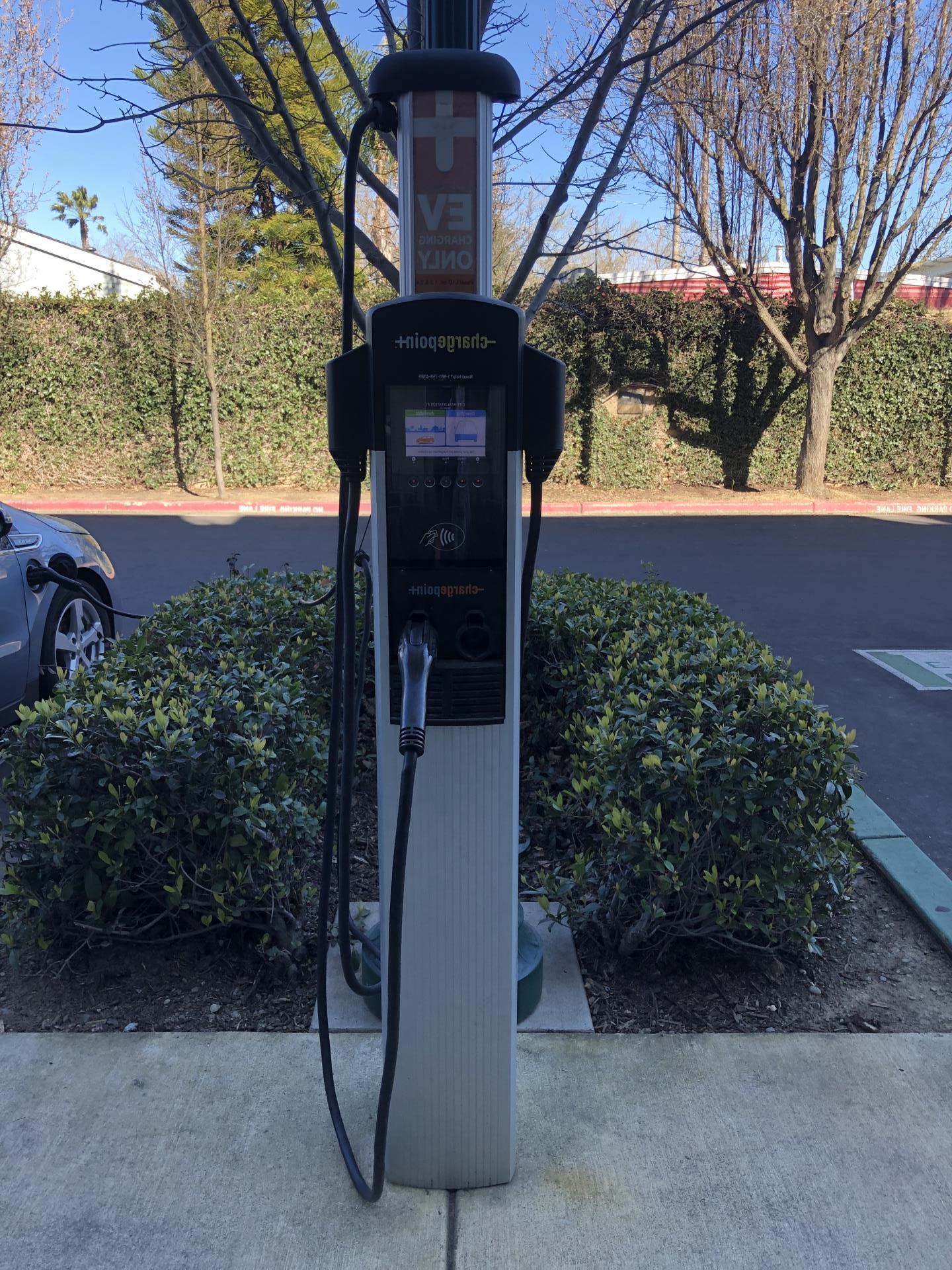 ChargePoint EV L2双端口充电器